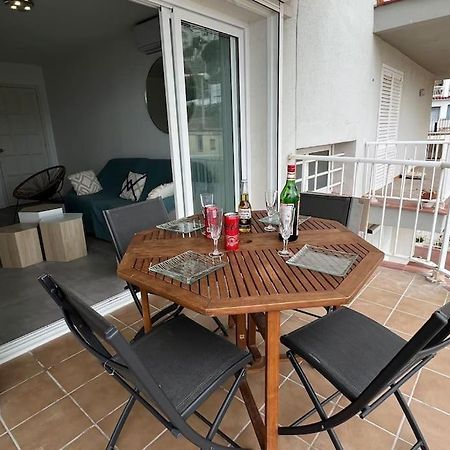 Apartamento Tres Habitaciones Con Vistas Al Mar En Ρόζες Εξωτερικό φωτογραφία