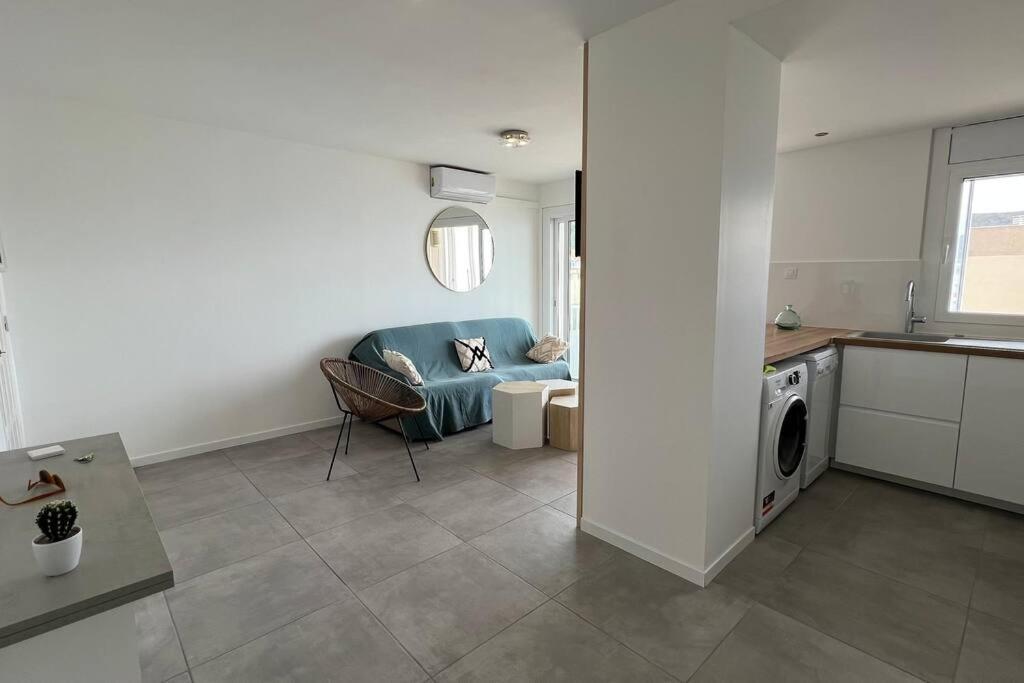 Apartamento Tres Habitaciones Con Vistas Al Mar En Ρόζες Εξωτερικό φωτογραφία