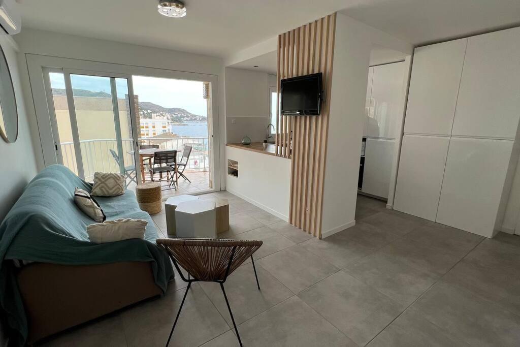 Apartamento Tres Habitaciones Con Vistas Al Mar En Ρόζες Εξωτερικό φωτογραφία