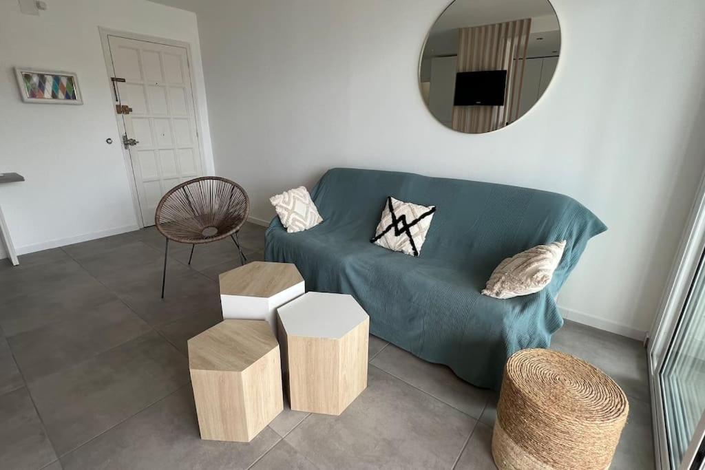 Apartamento Tres Habitaciones Con Vistas Al Mar En Ρόζες Εξωτερικό φωτογραφία